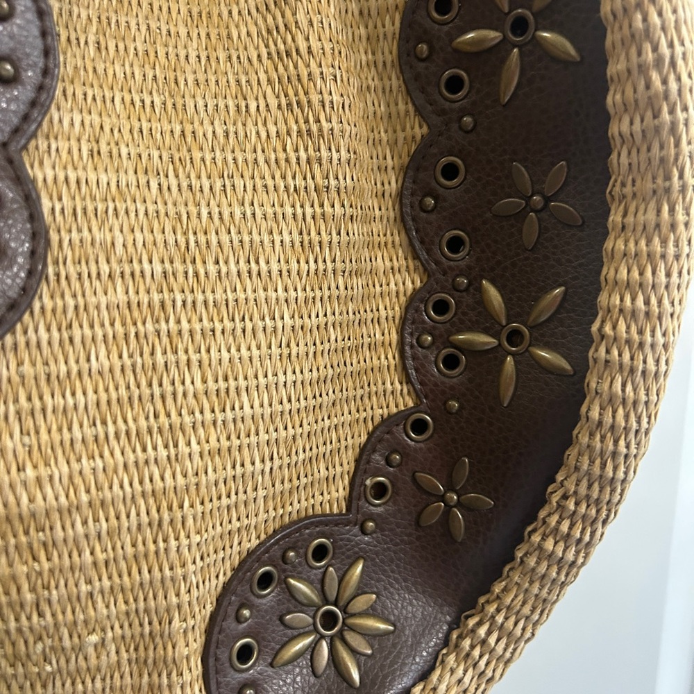 Vintage 2006 Isaac Mizrahi Tan and Brown straw Hobo Bag. Great condition! - Picture 4 of 13